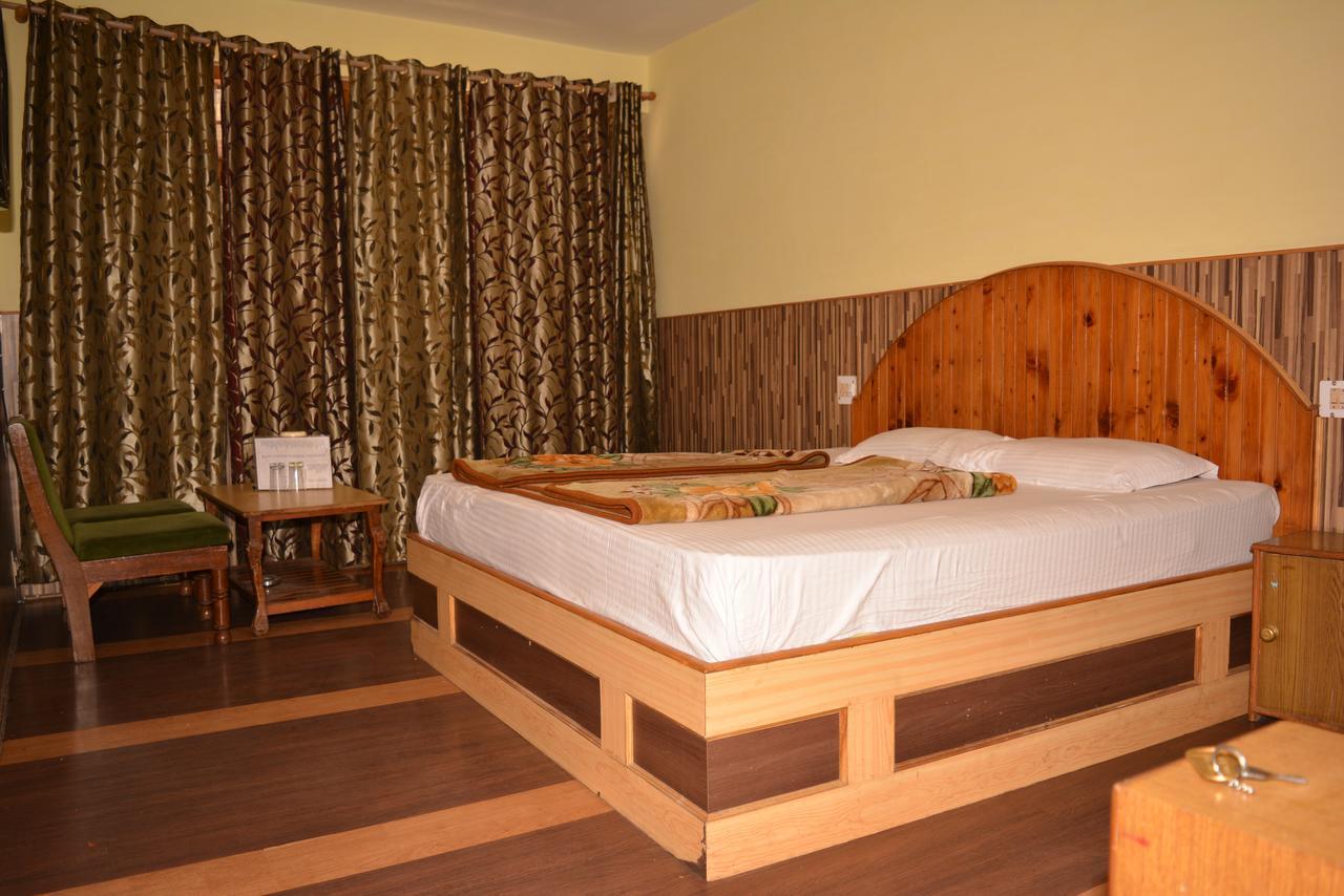 Hotel Tashila Манали Экстерьер фото
