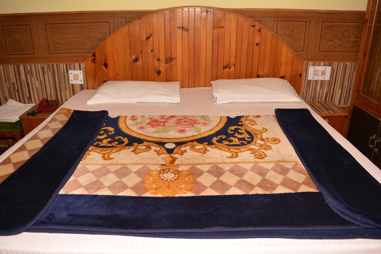 Hotel Tashila Манали Экстерьер фото