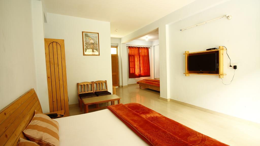 Hotel Tashila Манали Экстерьер фото